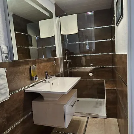 Karthaeuser Hof فندق Floersheim am Main